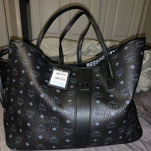 NWT MCM Large Liz Reversible Shopper.